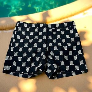 Loft Ann Taylor The Riviera Short turtle print size 10 cotton spandex blue white